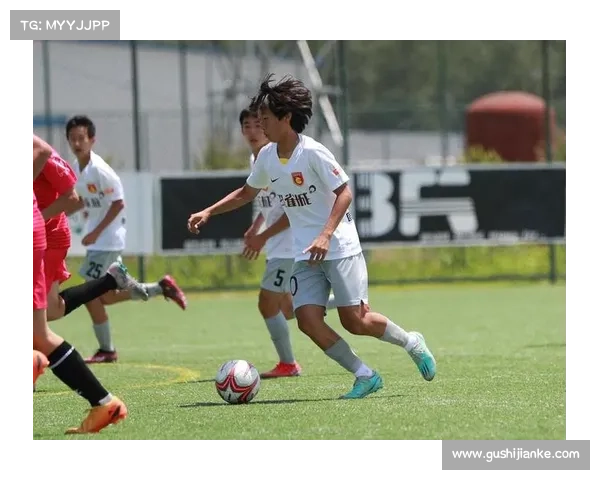 曲棍球青训营:外教带领U15梯队崭露头角 曲棍球青训营:外教带领U15梯队崭露头角